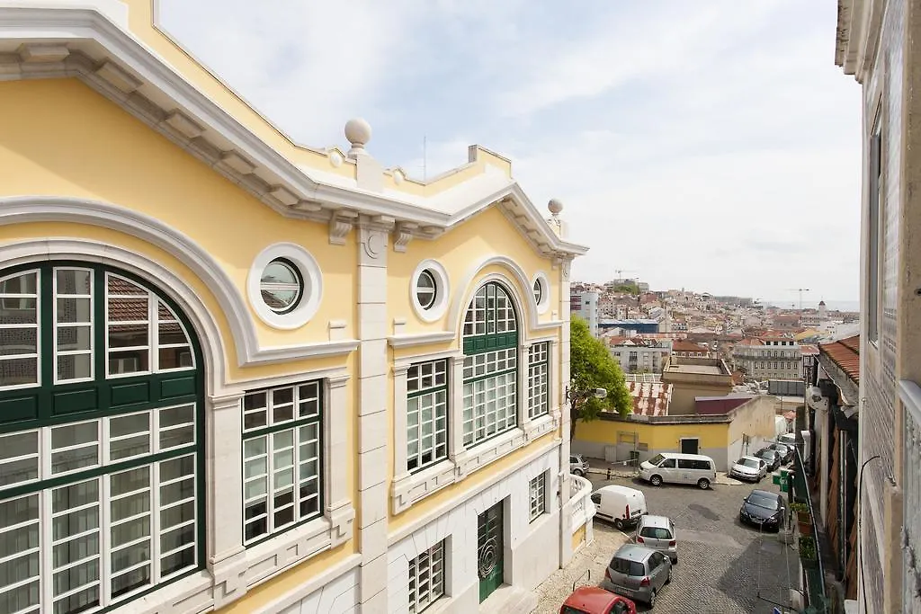 Joivy Spacious And Bright 1-Bed Flat With City Views In Lapa Lisboa البرتغال