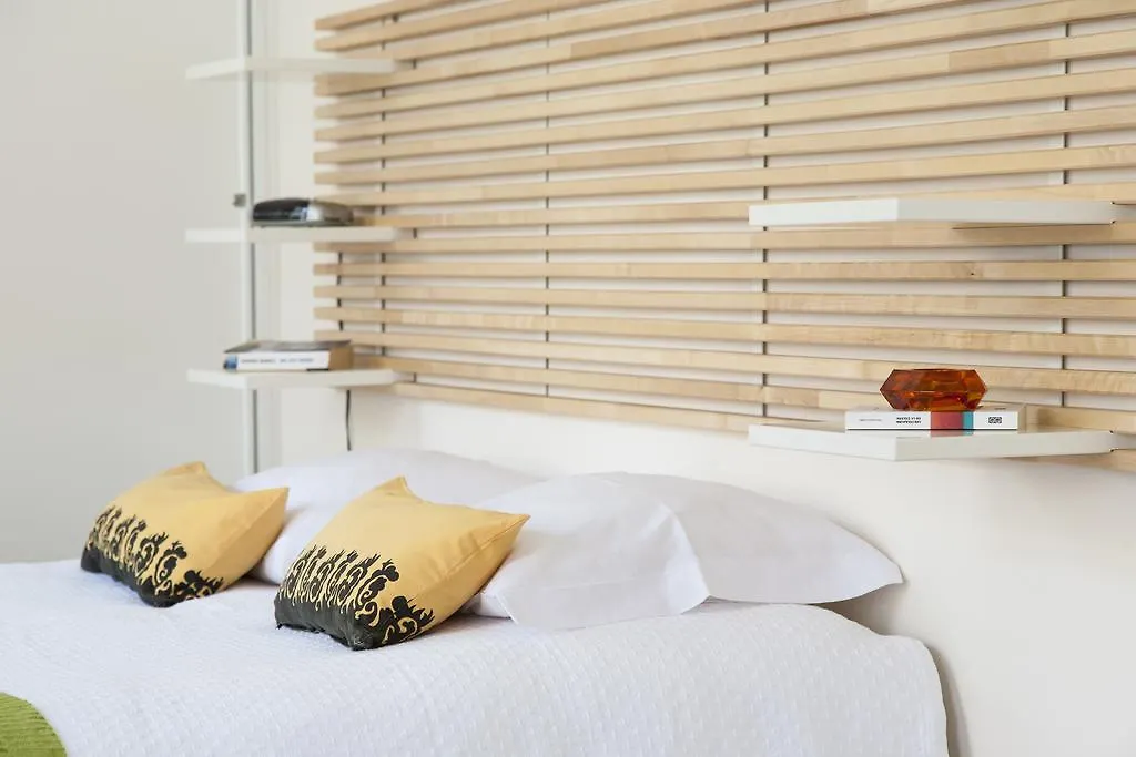 Joivy Spacious And Bright 1-Bed Flat With City Views In Lapa Lisboa