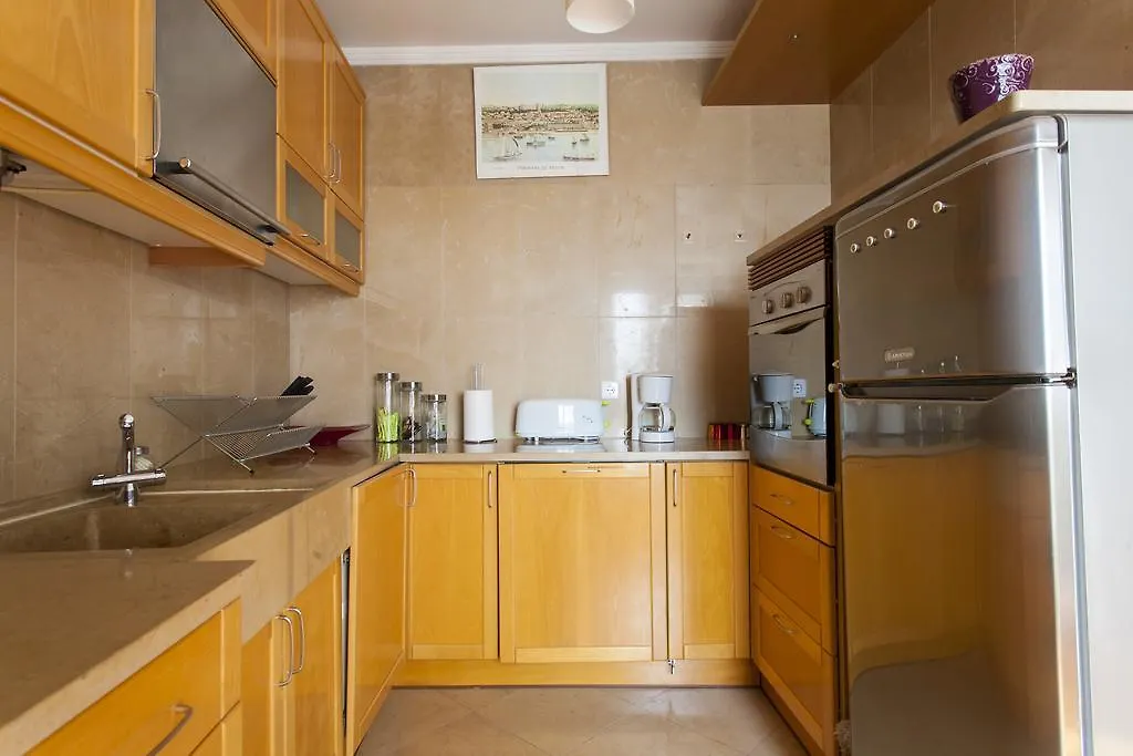 Joivy Spacious And Bright 1-Bed Flat With City Views In Lapa Lisboa 0*,