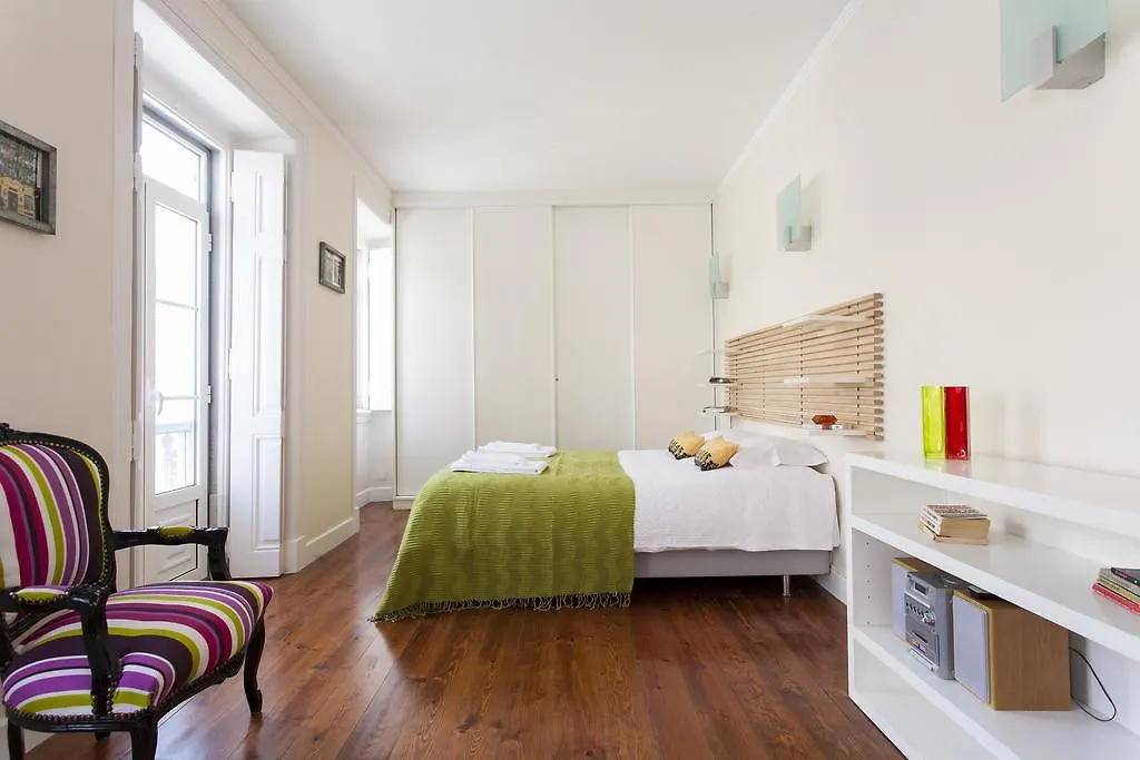 Joivy Spacious And Bright 1-Bed Flat With City Views In Lapa location