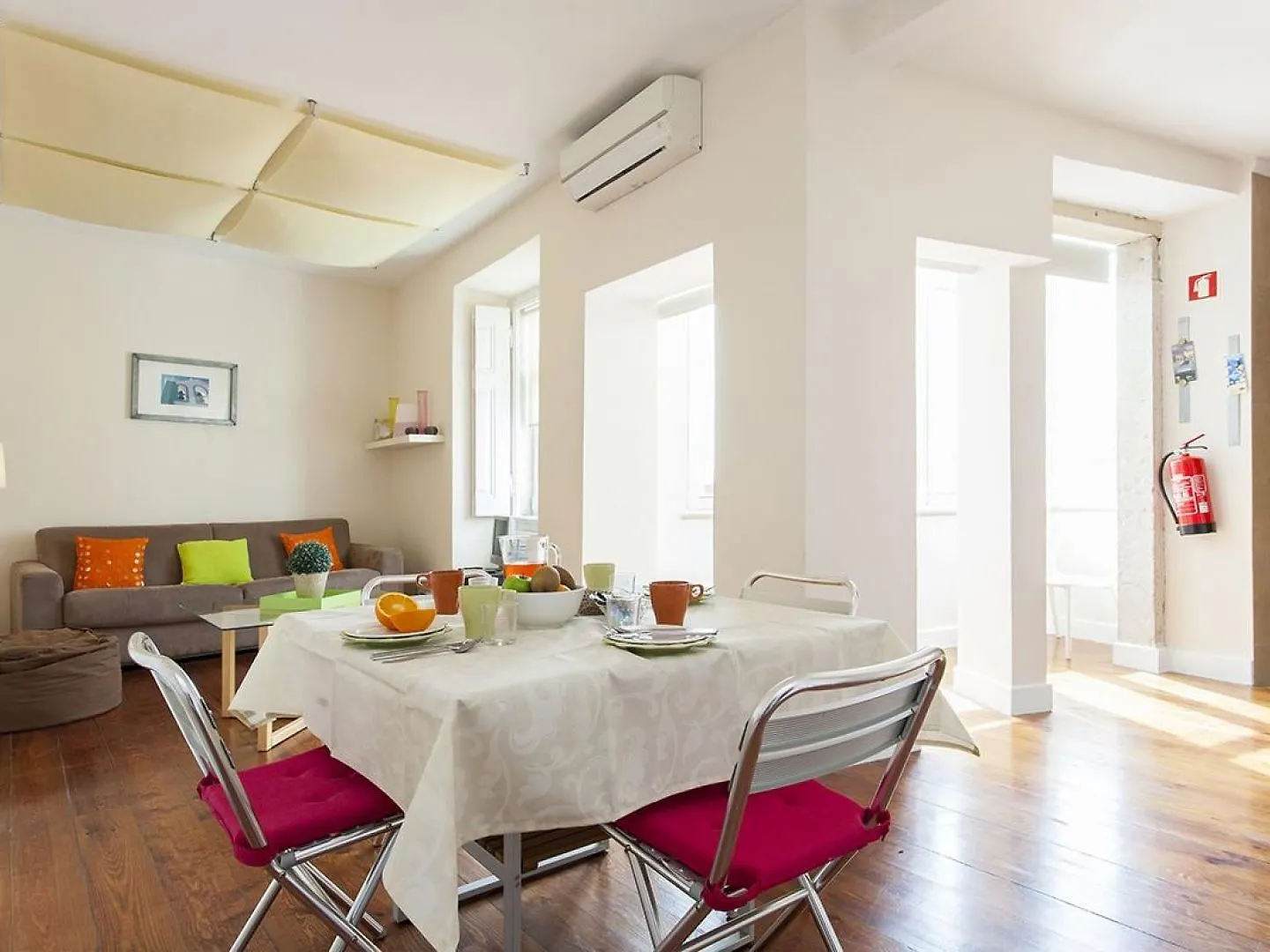 Joivy Spacious And Bright 1-Bed Flat With City Views In Lapa Lisboa 0*,  البرتغال